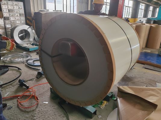 주문 180-320MPa 항복 강도 및 PE / SMP / HDP / PVDF 코팅이 적용된 1250mm 사전 도장 컬러 강판 코일 (옥외 패널용) online manufacture