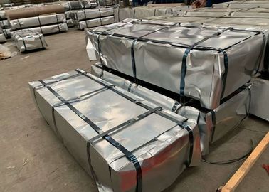 주문 600~1250mm 30-275g/m2 아연도강은 루프 패널을 주름지게 했습니다 online manufacture