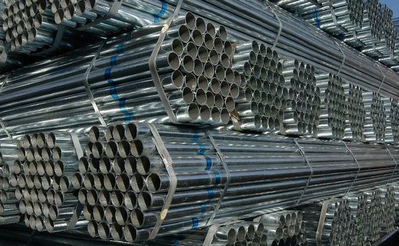 주문 ASTM A53 BS1387 DIN2244 ERW 검정 가연 및 기름으로 코팅 된 표면과 함께 용접 된 철강 파이프 online manufacture