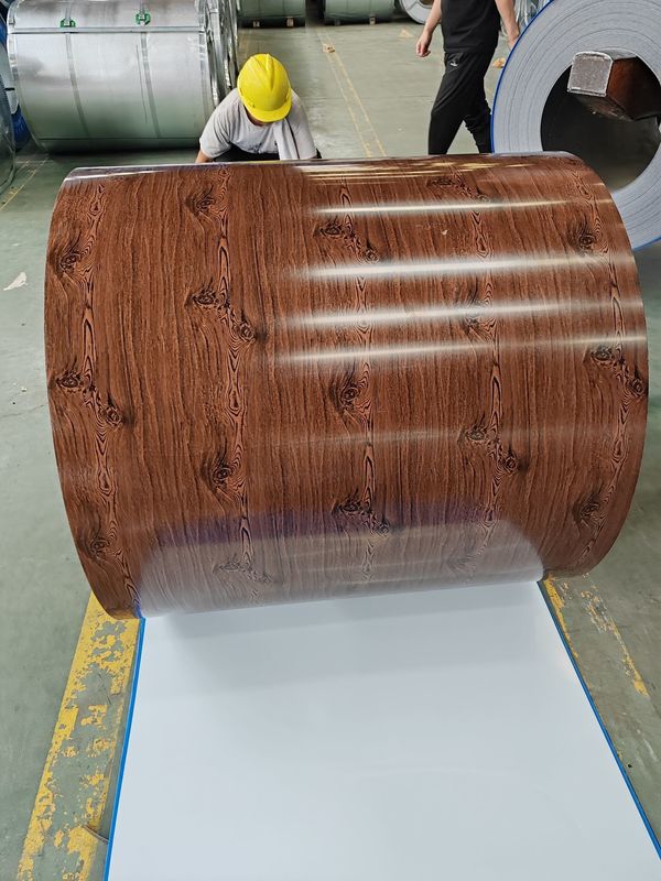 180-320MPa 항복 강도 및 PE / SMP / HDP / PVDF 코팅이 적용된 1250mm 사전 도장 컬러 강판 코일 (옥외 패널용)