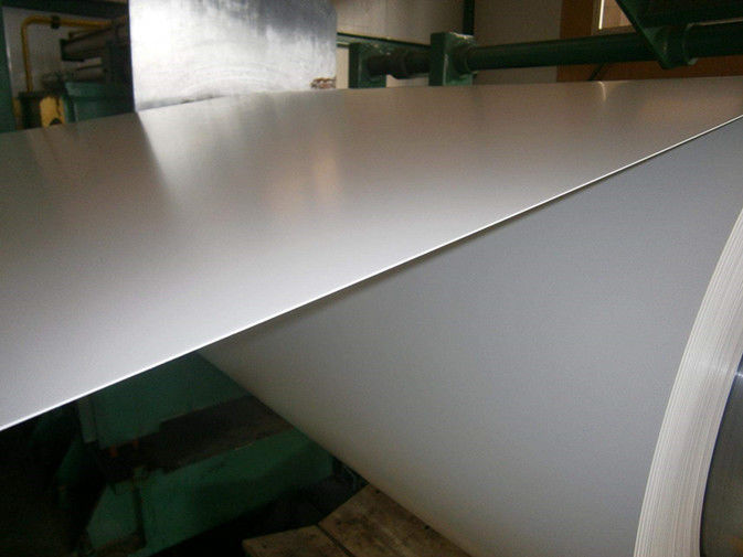 PPGI ASTM A653 전면 칠한 컬러 스틸 코일 700~1250mm 너비 지붕 및 건설 패널