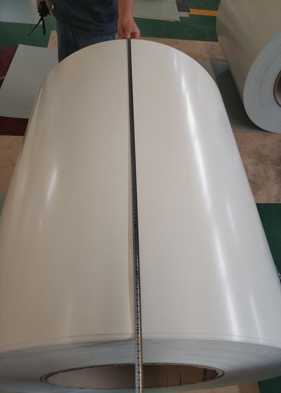 지스 G3312 PPGI 사전 도장 컬러 강판 코일, 폭 1000mm, 상부 코팅 10-20 마이크로미터, 지붕 및 건축 패널용